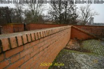 Von den Wehrgängen reicht der Blick über die massiven Mauern bis zu den Wassergräben. (Bild: Stefan Siedler)