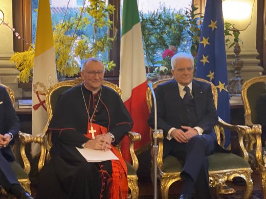 Kardinalstaatssekretär des Vatikans Parolin mit Präsident der Republik Sergio Mattarella 