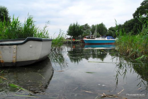 Kleiner Hafen im Grünen